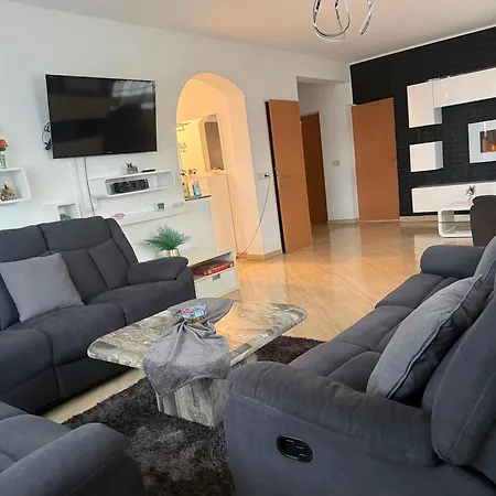 2 Schlafzimmer Bergland Holzing