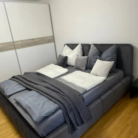 2 Schlafzimmer Bergland Holzing