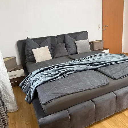 2 Schlafzimmer Bergland Holzing