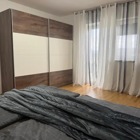 2 Schlafzimmer Bergland Apartament